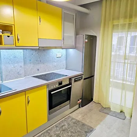 Yellow Kitchen Apartment, City Central Location 公寓 塞萨洛尼基