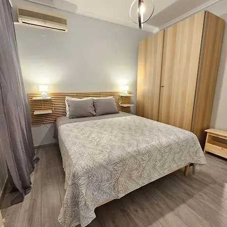 Yellow Kitchen Apartment, City Central Location 公寓 塞萨洛尼基