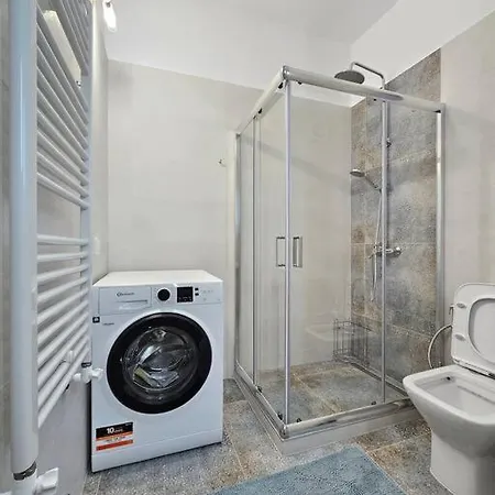 公寓 Yellow Kitchen Apartment, City Central Location *